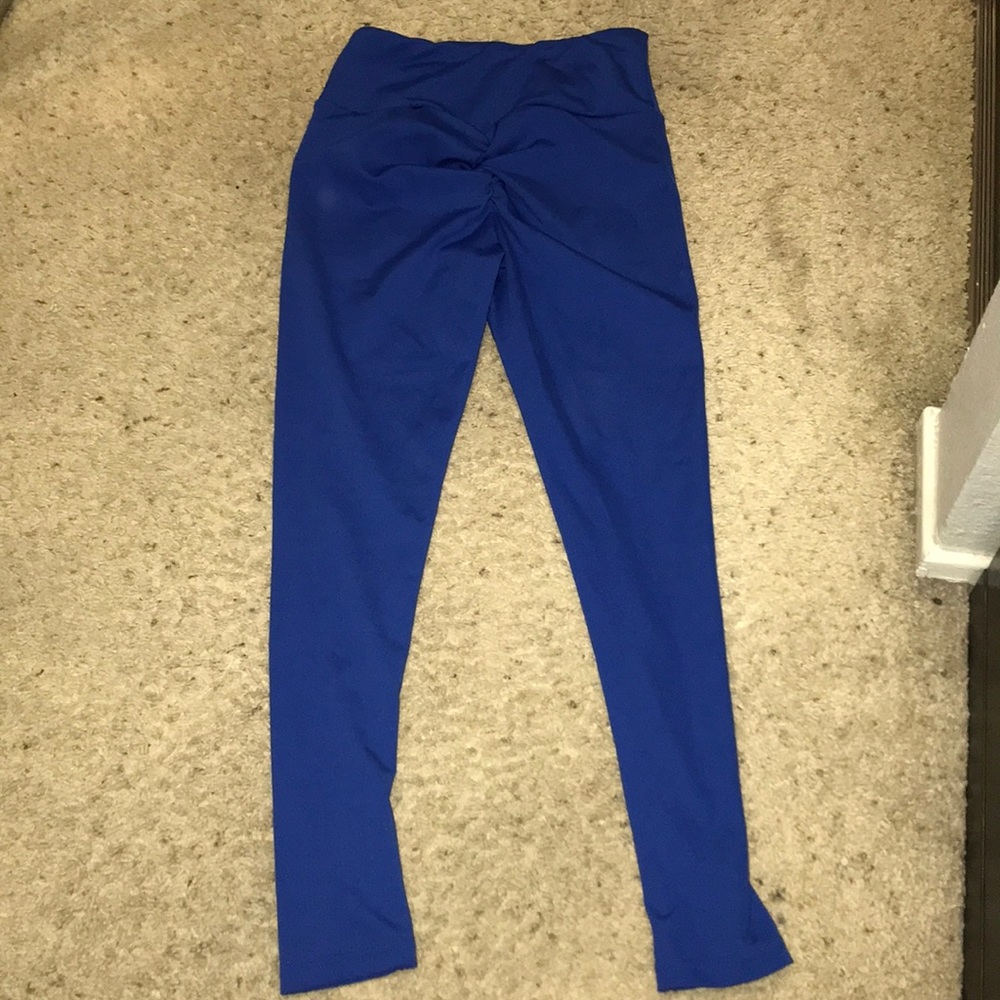 Scrunch yoga pants